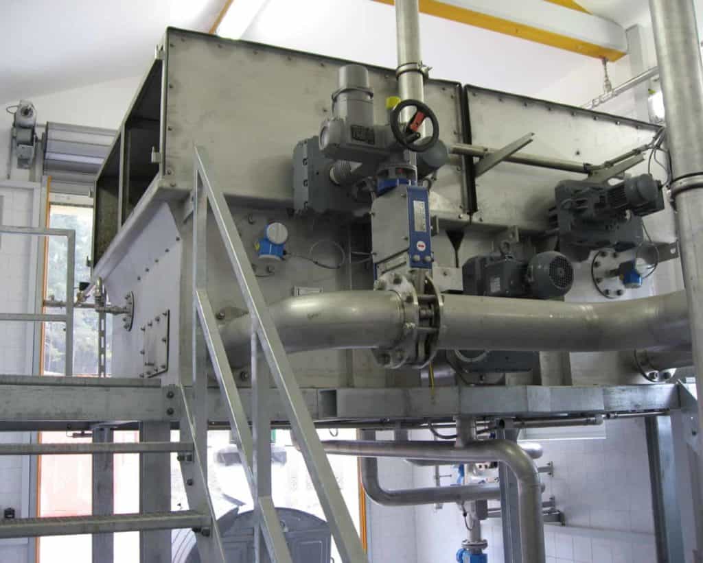 Combi-screening on membrane clarification plant